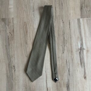 100% Silk Hand Sewn Striped Black and Gold Men's Tie